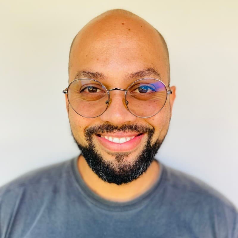 Paulo Cesar, mentor especialista em tráfego pago e inteligência artificial